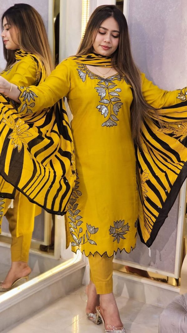 রেয়ন কটনের উপর দৃষ্টিনন্দন সিকুয়েন্স কাজ - Image 6